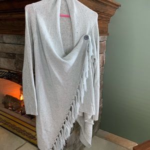 Sweater wrap light gray with flecks of Tan/gold